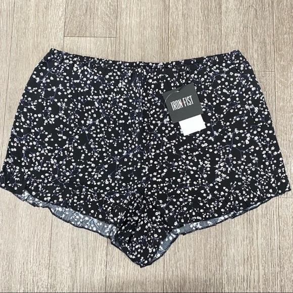 NWT Iron Fist Death Breath Shorts Sz Medium - Picture 2 of 6